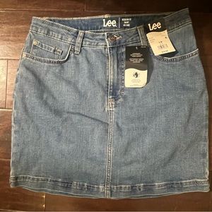 Lee Midrise Mini Skirt size 8-M